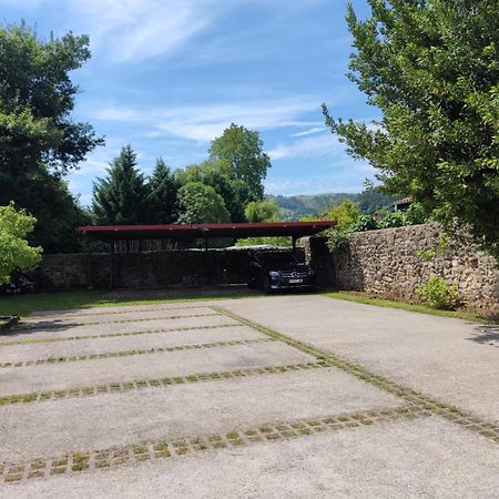 Posada Real La Montanesa Corrales De Buelna Exteriér fotografie