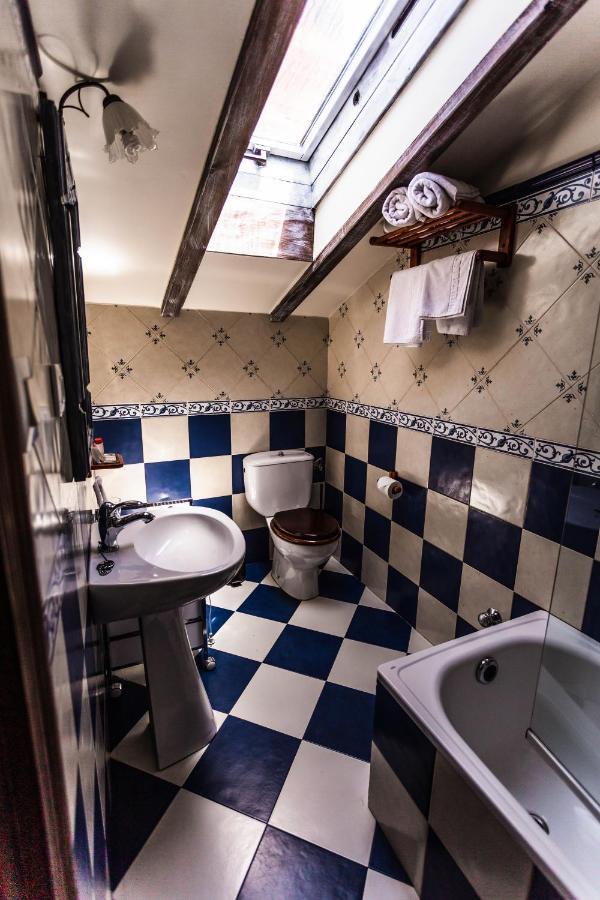 Posada Real La Montanesa Corrales De Buelna Exteriér fotografie