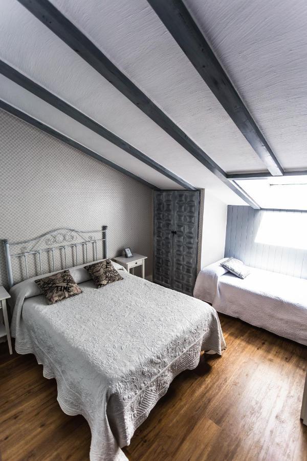 Posada Real La Montanesa Corrales De Buelna Exteriér fotografie