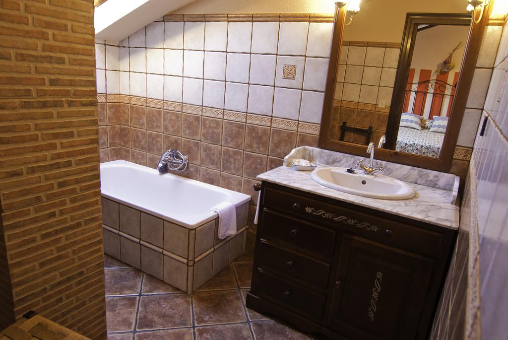 Posada Real La Montanesa Corrales De Buelna Pokoj fotografie