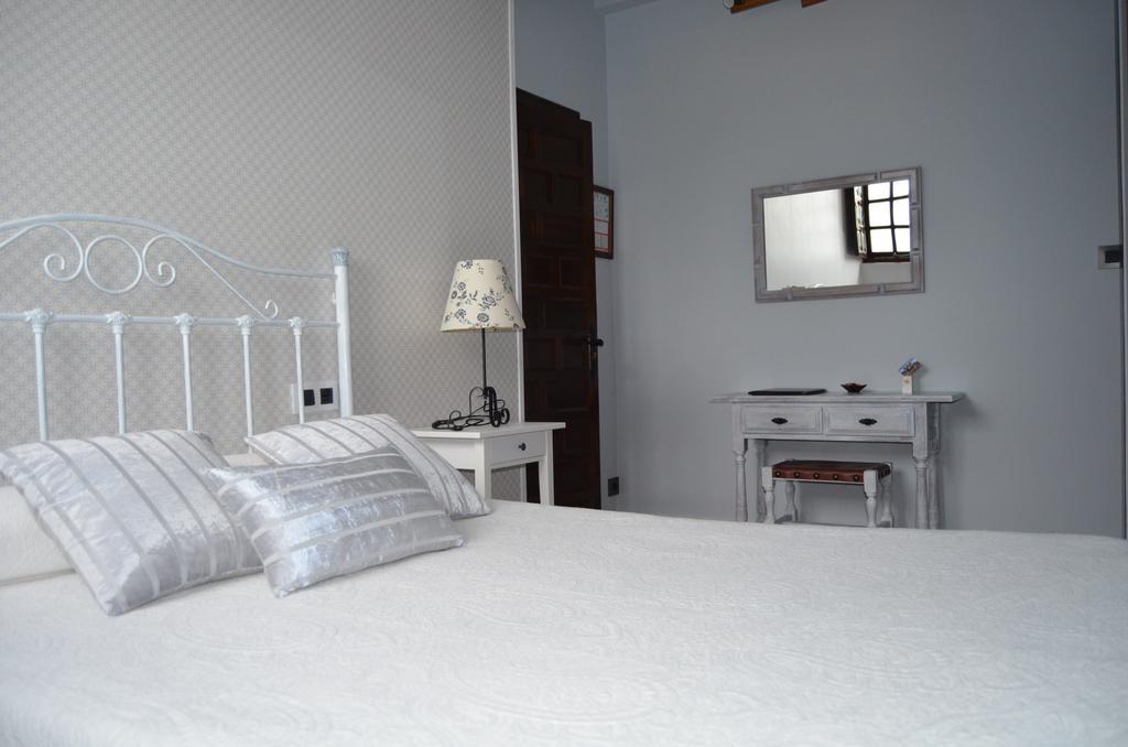 Posada Real La Montanesa Corrales De Buelna Pokoj fotografie