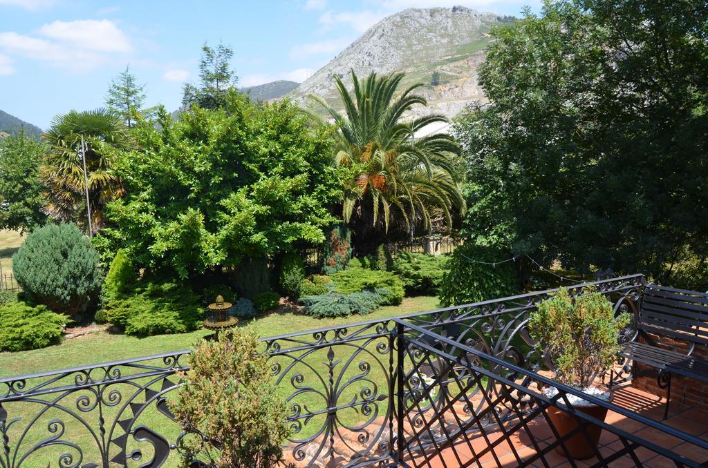 Posada Real La Montanesa Corrales De Buelna Exteriér fotografie