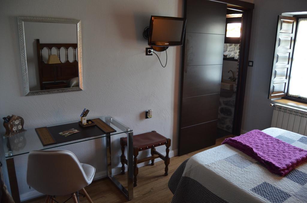 Posada Real La Montanesa Corrales De Buelna Exteriér fotografie