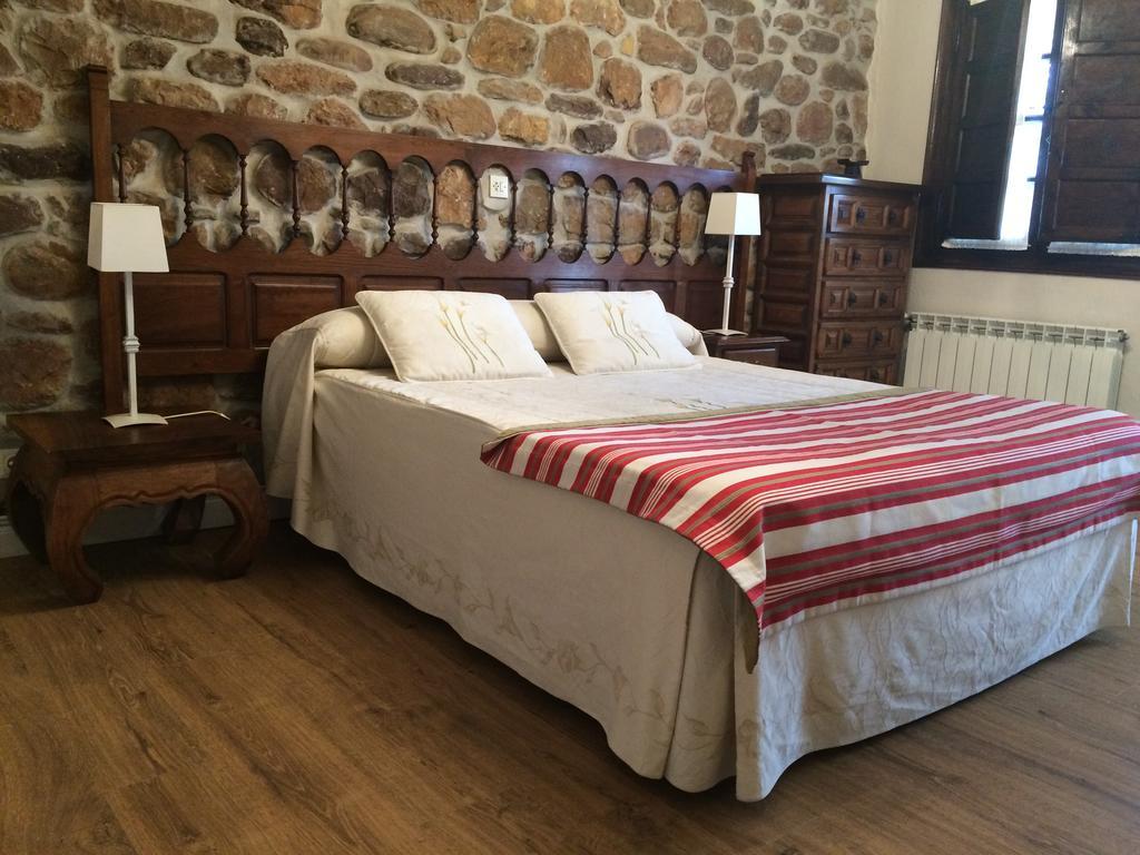 Posada Real La Montanesa Corrales De Buelna Exteriér fotografie